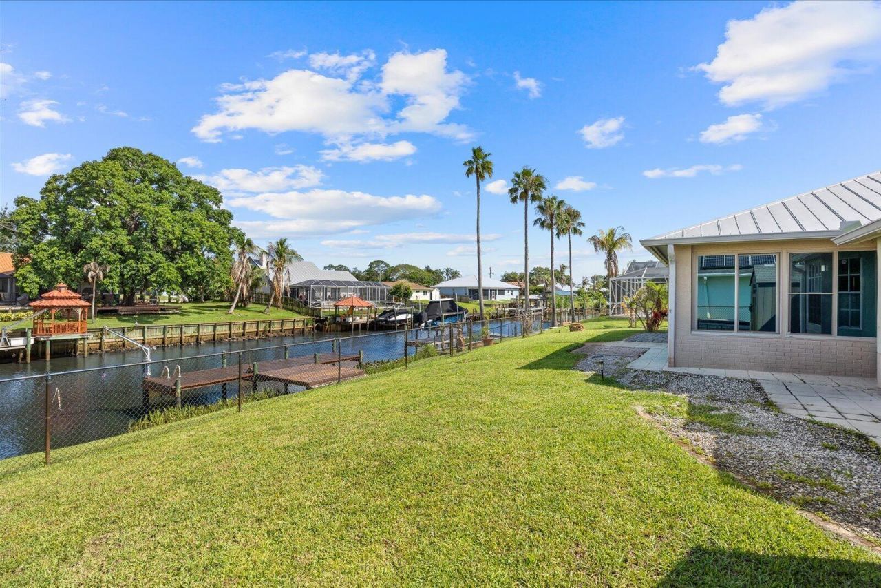 160 NE Twylite Terrace, Port Saint Lucie, FL 34983 Photo