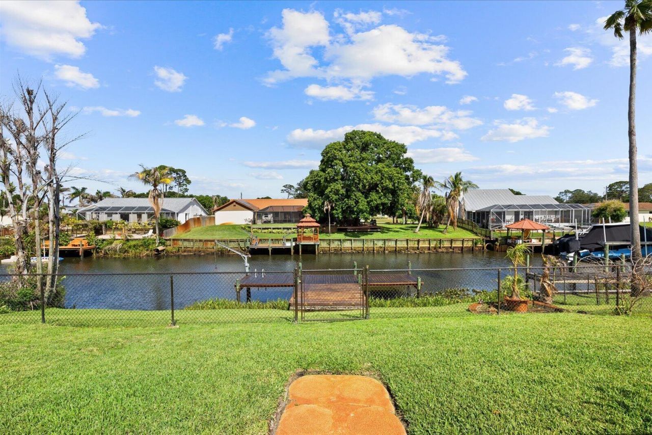 160 NE Twylite Terrace, Port Saint Lucie, FL 34983 Photo