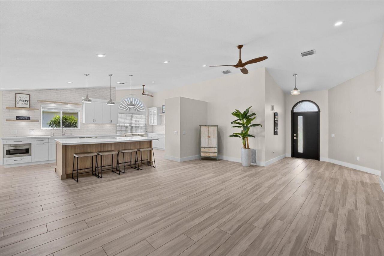 160 NE Twylite Terrace, Port Saint Lucie, FL 34983 Photo