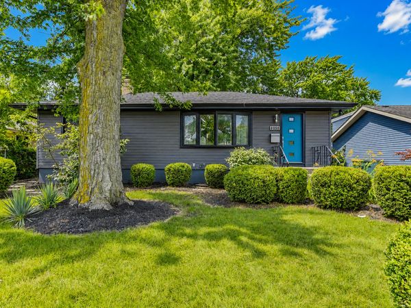 8050 Columbia Avenue, Munster, IN 46321
