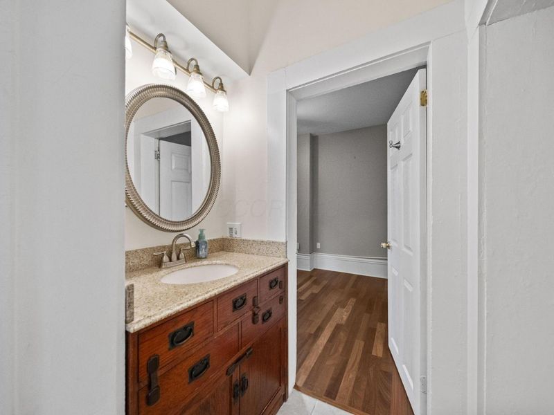 338 W 1st Avenue, Columbus, OH 43201 Photo 16
