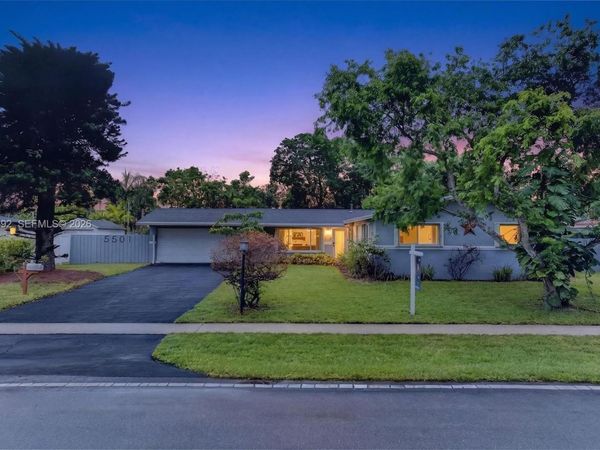 5501 Pine Ter, Plantation, FL 33317