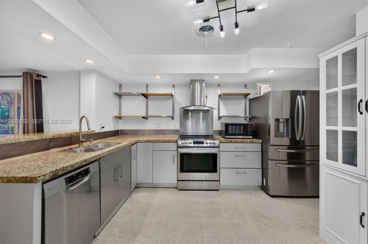5501 Pine Ter, Plantation, FL 33317 Photo