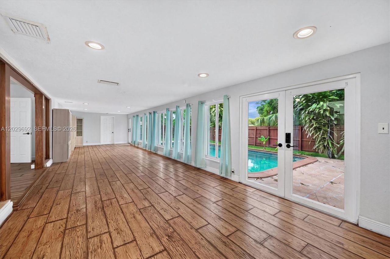 5501 Pine Ter, Plantation, FL 33317 Photo