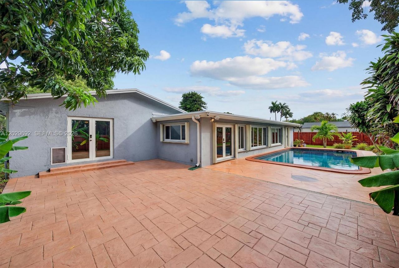 5501 Pine Ter, Plantation, FL 33317 Photo