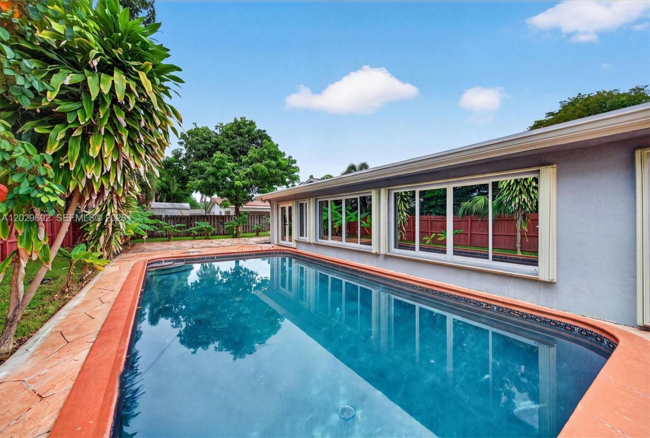 5501 Pine Ter, Plantation, FL 33317 Photo