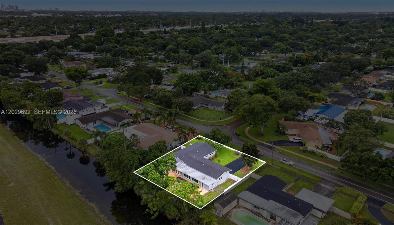 5501 Pine Ter, Plantation, FL 33317 Photo