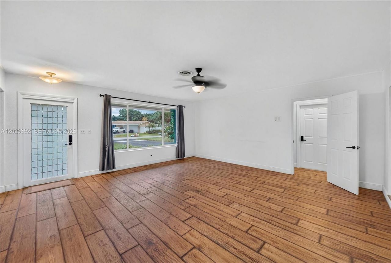 5501 Pine Ter, Plantation, FL 33317 Photo