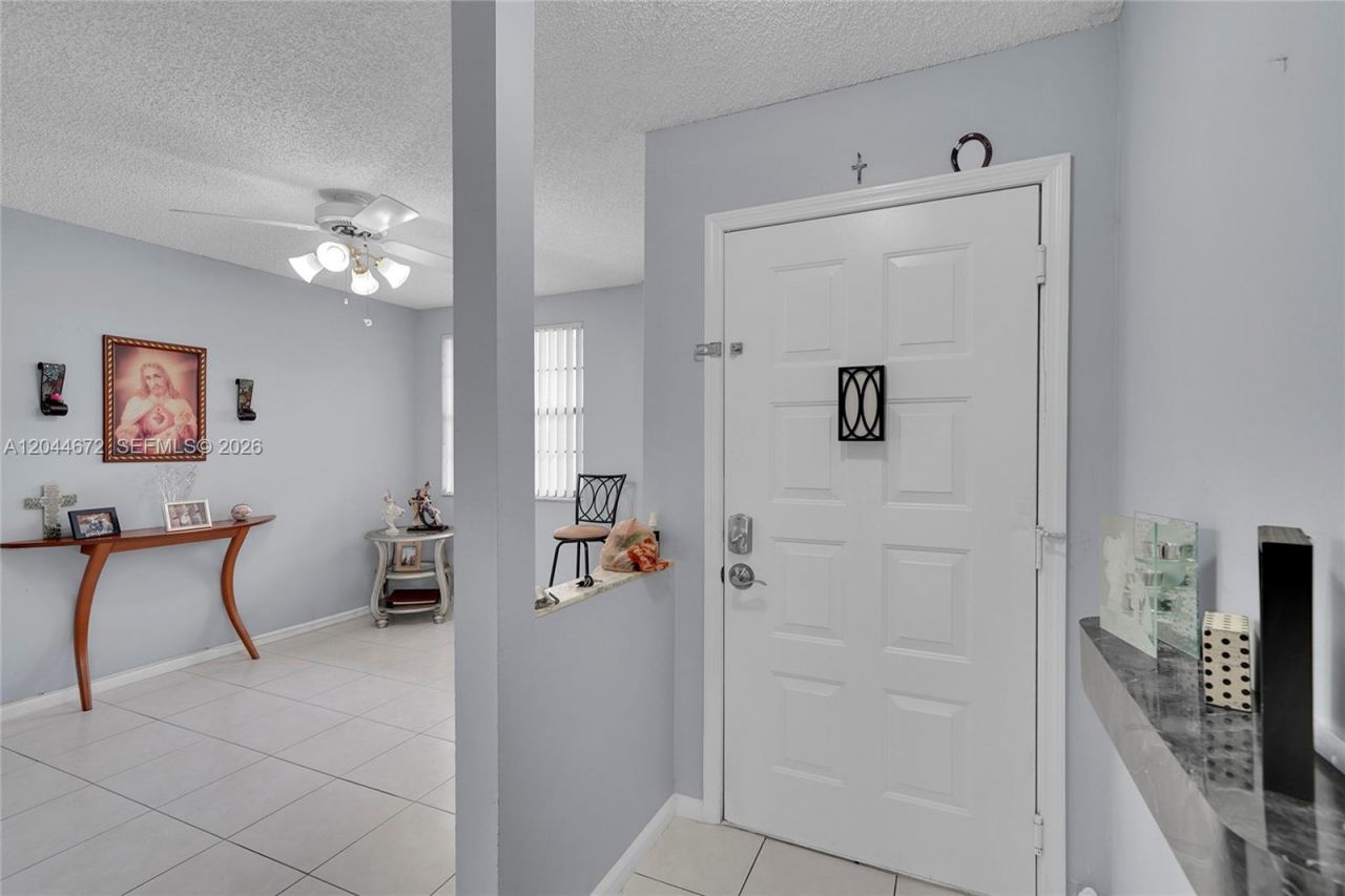 7250 Fairfax Dr , Unit 302, Tamarac, FL 33321 Photo