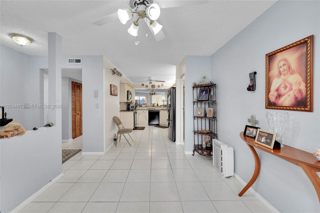 7250 Fairfax Dr , Unit 302, Tamarac, FL 33321 Photo