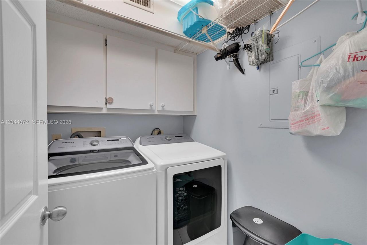 7250 Fairfax Dr , Unit 302, Tamarac, FL 33321 Photo