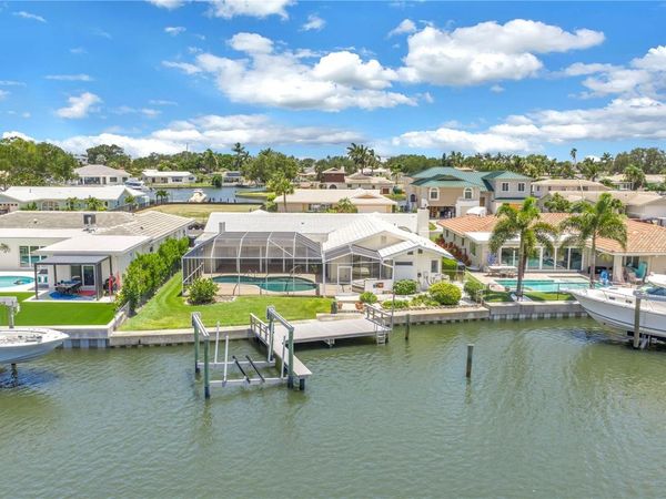 2067 MASSACHUSETTS AVENUE NE, ST PETERSBURG, FL 33703