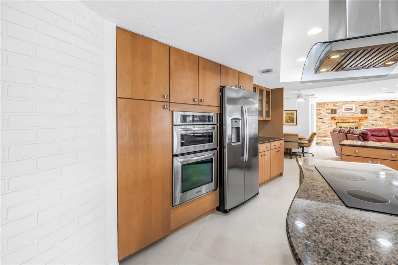 2067 Massachusetts Avenue Ne, Saint Petersburg, FL 33703 Photo