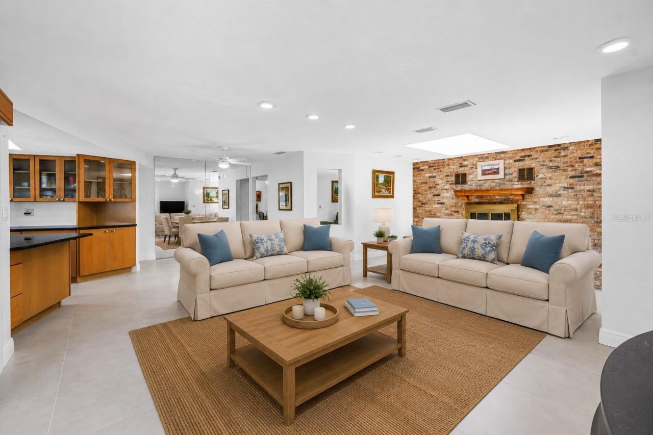 2067 Massachusetts Avenue Ne, Saint Petersburg, FL 33703 Photo