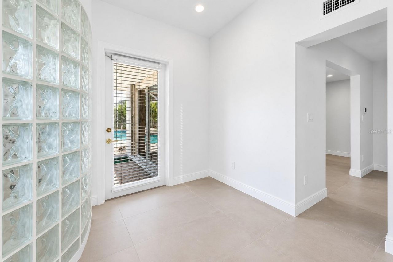 2067 Massachusetts Avenue Ne, Saint Petersburg, FL 33703 Photo