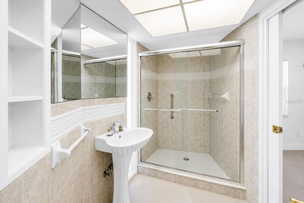 2067 Massachusetts Avenue Ne, Saint Petersburg, FL 33703 Photo