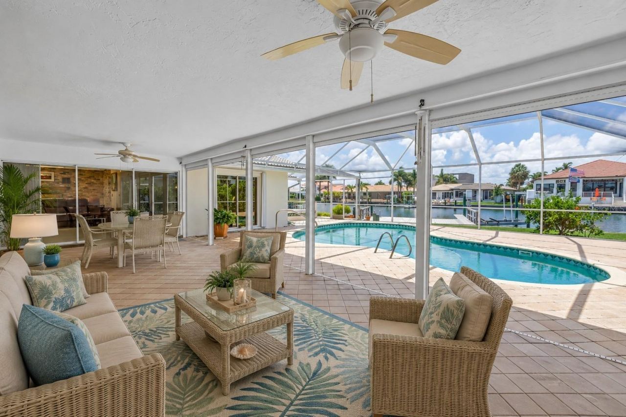 2067 Massachusetts Avenue Ne, Saint Petersburg, FL 33703 Photo