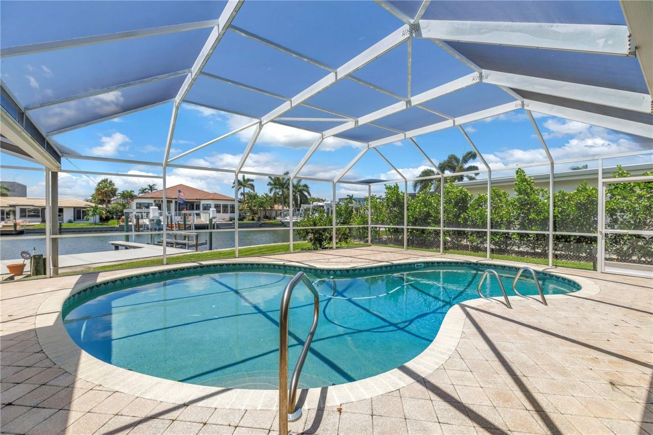 2067 Massachusetts Avenue Ne, Saint Petersburg, FL 33703 Photo