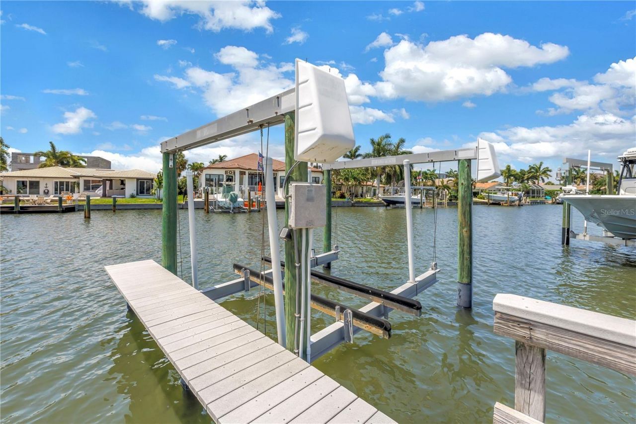 2067 Massachusetts Avenue Ne, Saint Petersburg, FL 33703 Photo