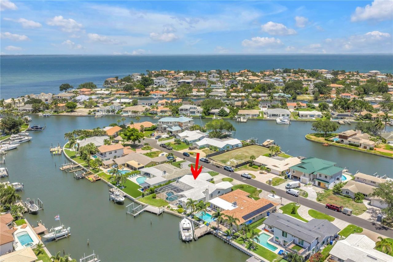 2067 Massachusetts Avenue Ne, Saint Petersburg, FL 33703 Photo