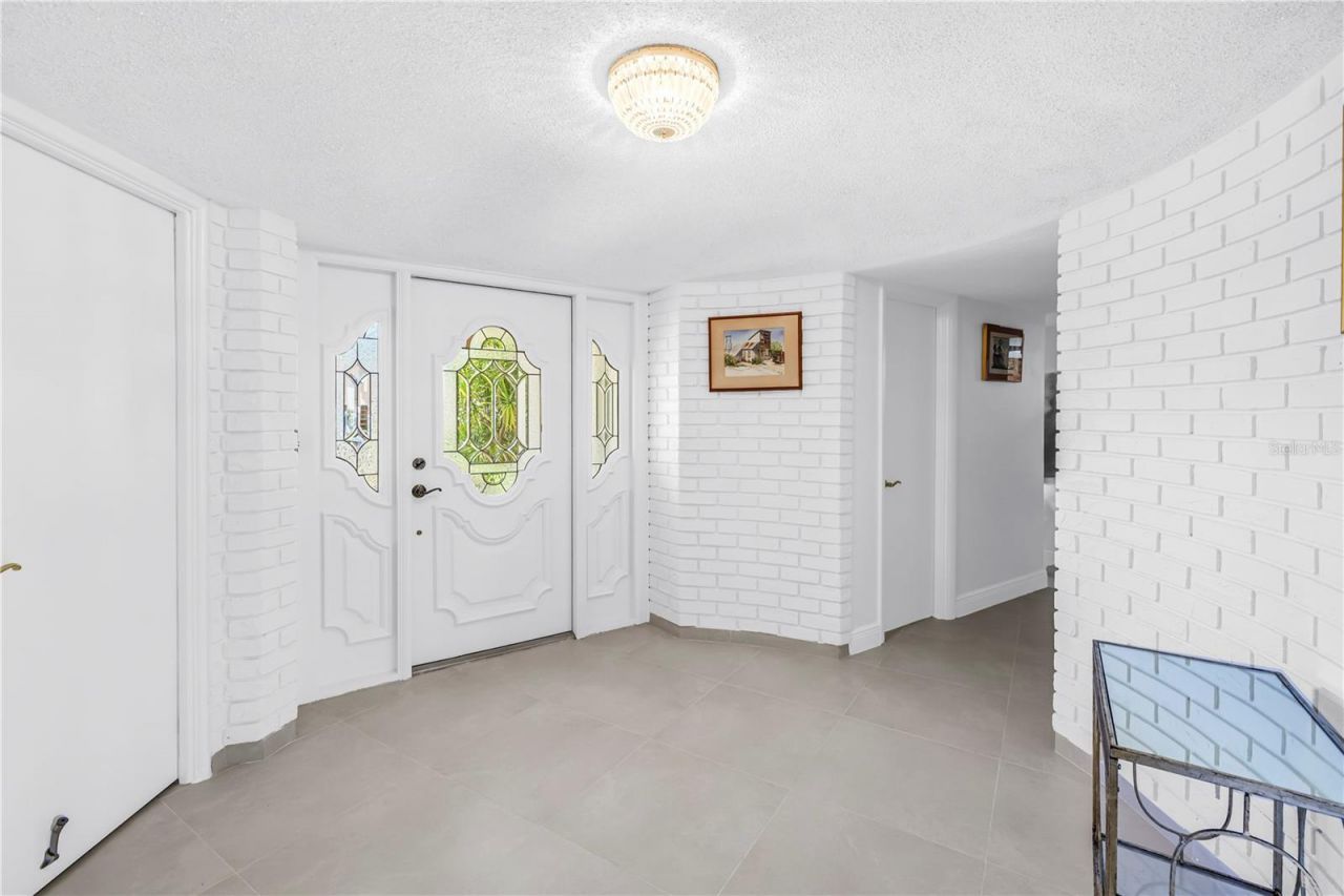 2067 Massachusetts Avenue Ne, Saint Petersburg, FL 33703 Photo