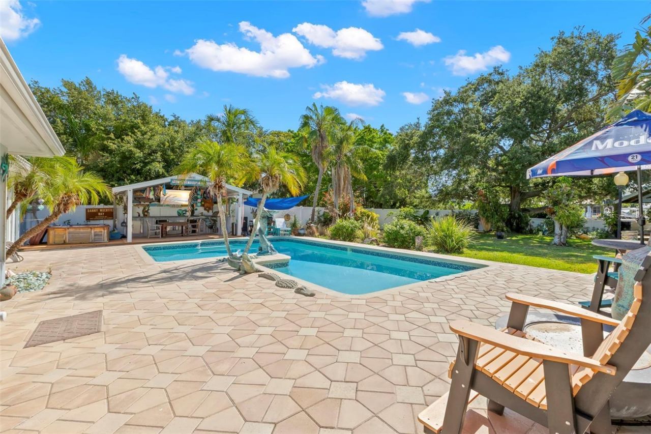121 Carlyle Drive, Palm Harbor, FL 34683 Photo