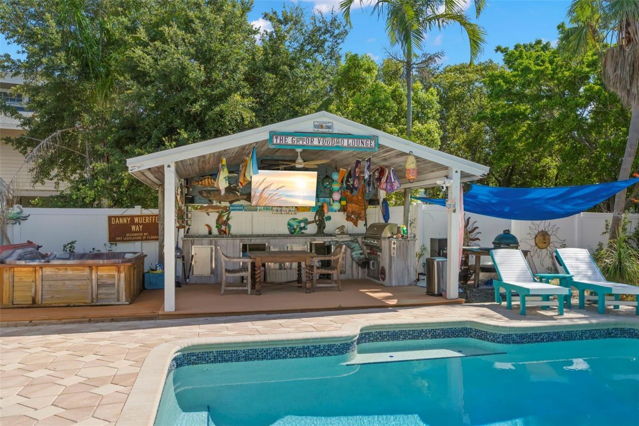 121 Carlyle Drive, Palm Harbor, FL 34683 Photo
