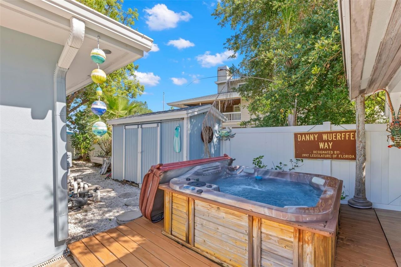 121 Carlyle Drive, Palm Harbor, FL 34683 Photo