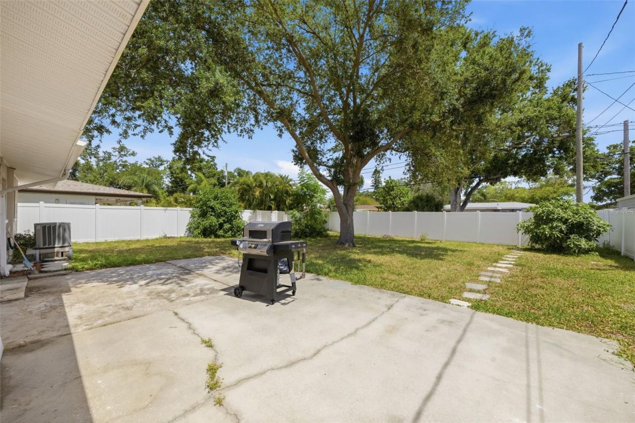 410 42nd Avenue Ne, Saint Petersburg, FL 33703 Photo