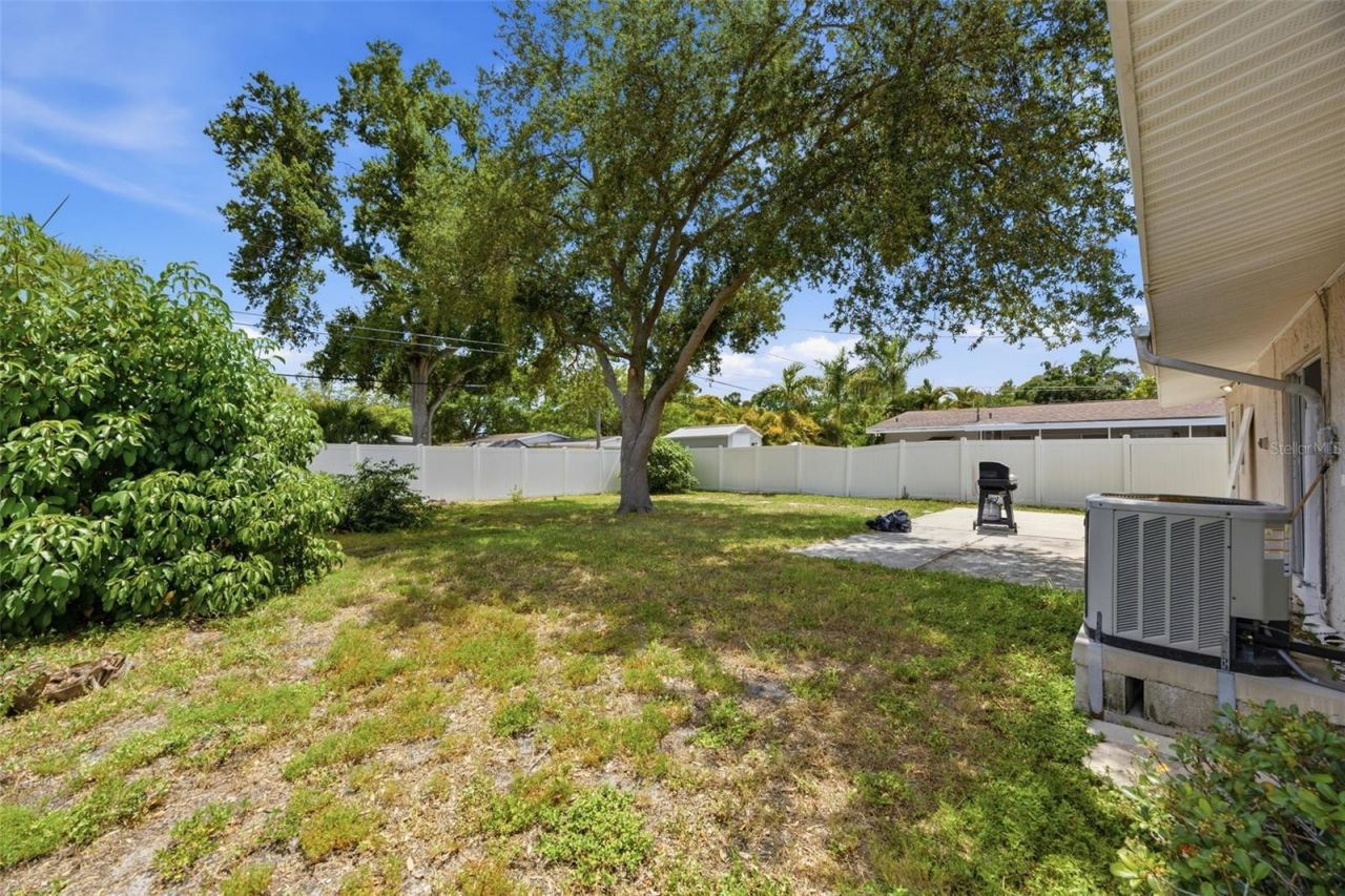 410 42nd Avenue Ne, Saint Petersburg, FL 33703 Photo