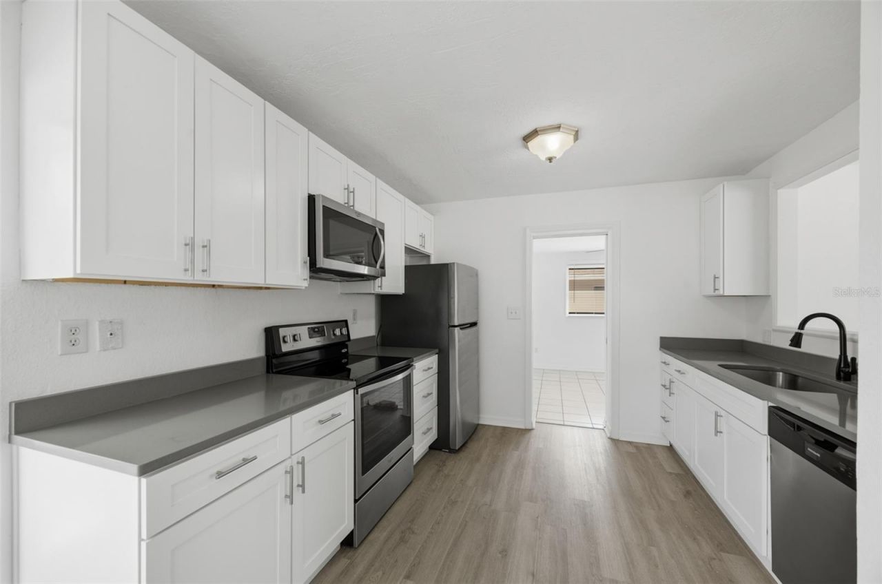 410 42nd Avenue Ne, Saint Petersburg, FL 33703 Photo