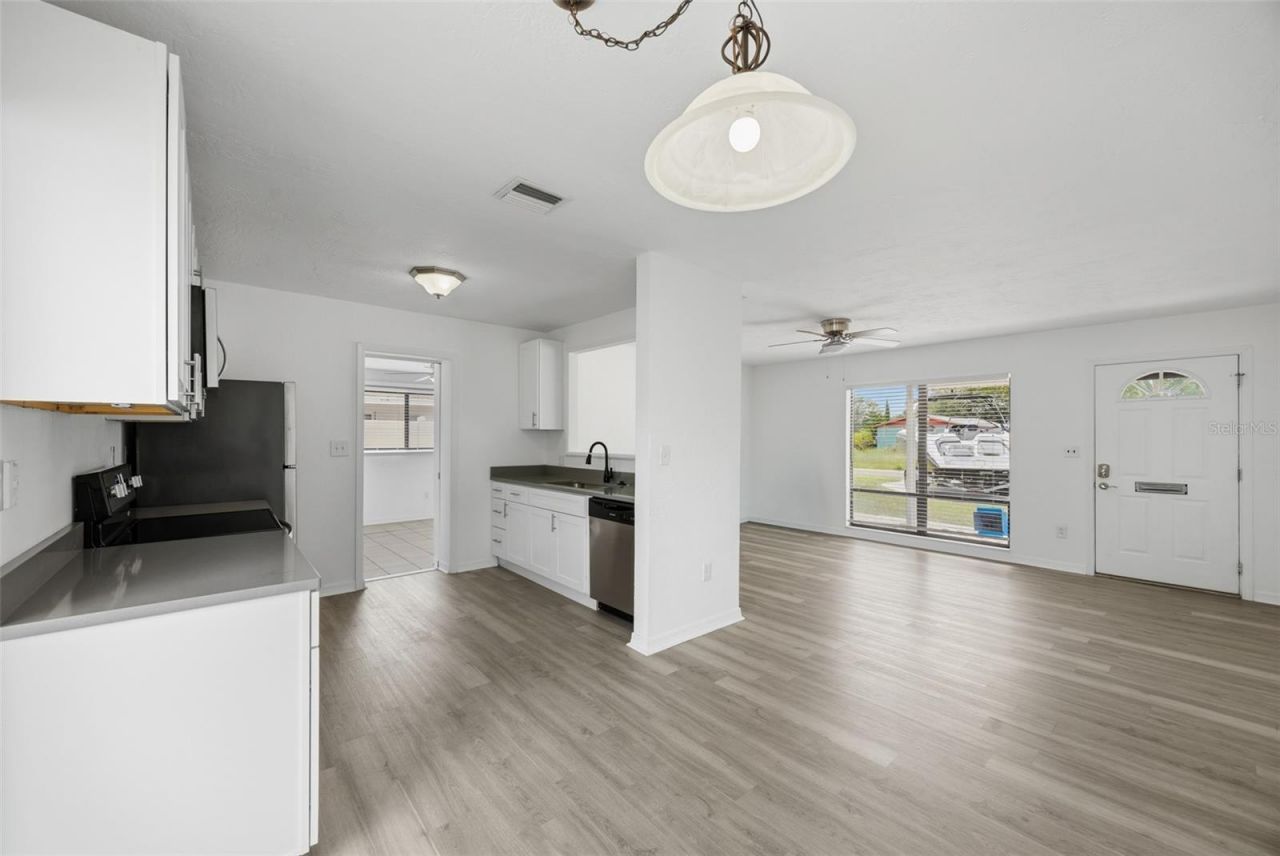 410 42nd Avenue Ne, Saint Petersburg, FL 33703 Photo