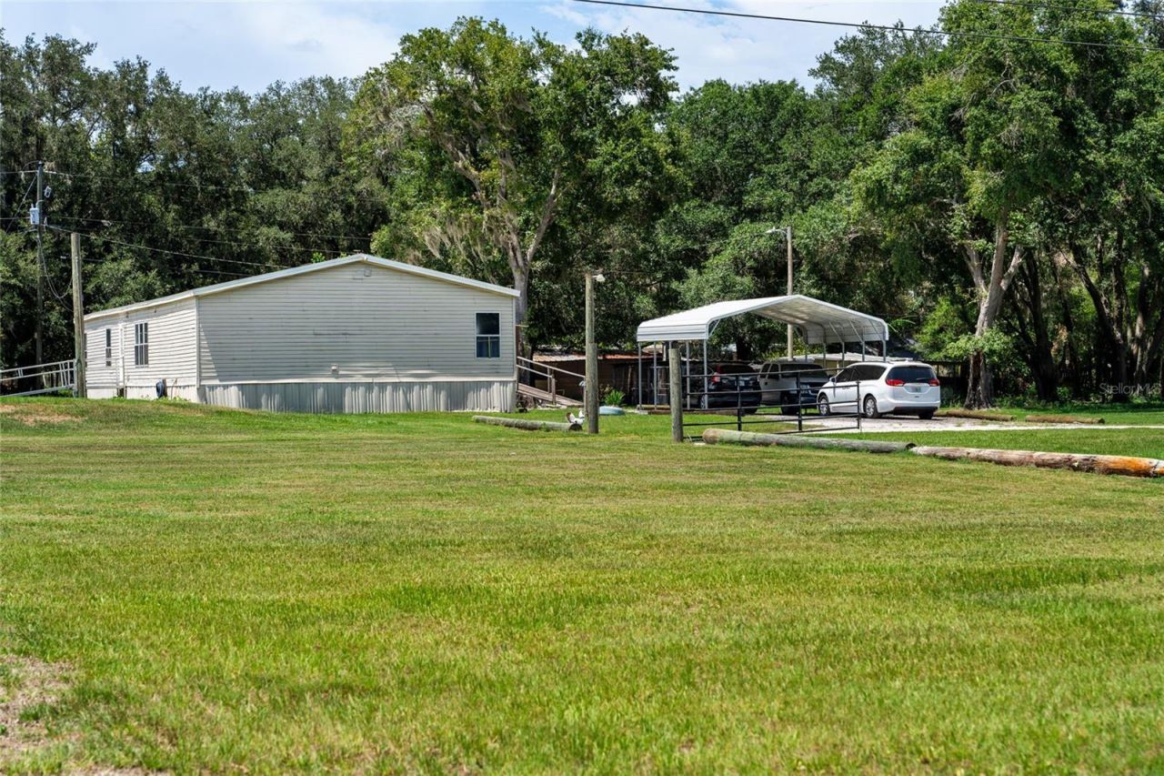 5709 Luckasavage Road, Plant City, FL 33567 Photo