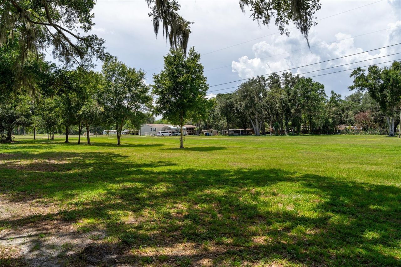 5709 Luckasavage Road, Plant City, FL 33567 Photo
