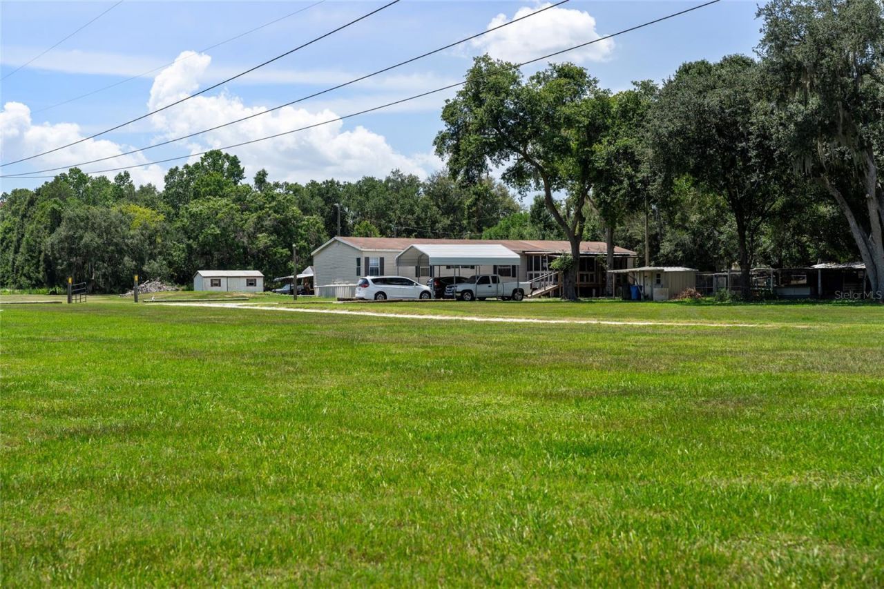 5709 Luckasavage Road, Plant City, FL 33567 Photo