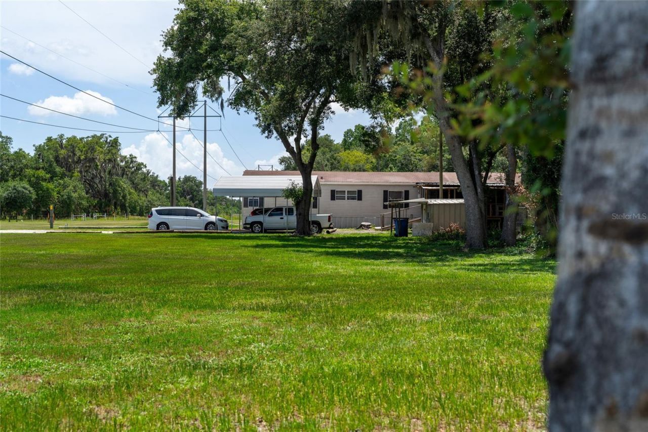 5709 Luckasavage Road, Plant City, FL 33567 Photo