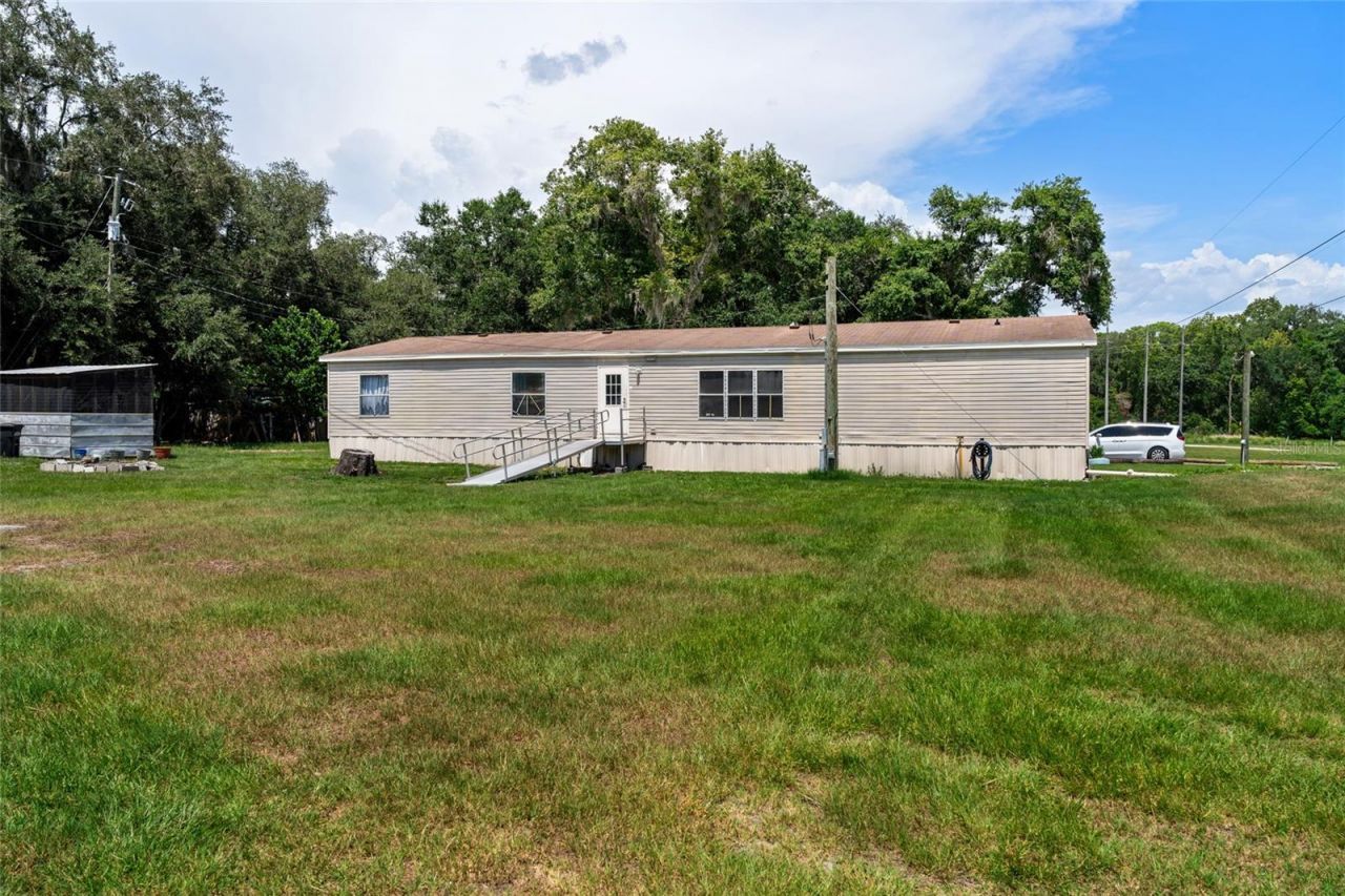5709 Luckasavage Road, Plant City, FL 33567 Photo