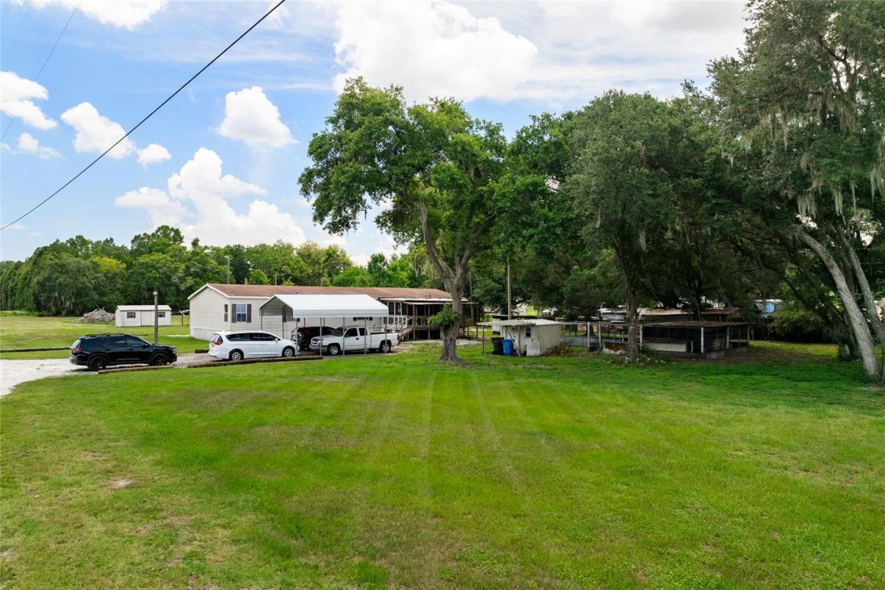 5709 Luckasavage Road, Plant City, FL 33567 Photo