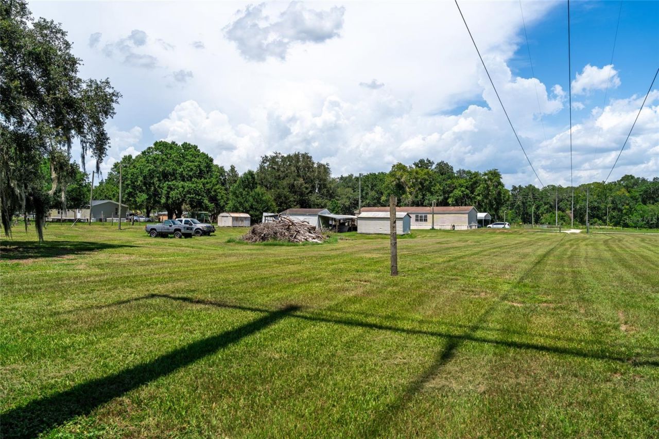 5709 Luckasavage Road, Plant City, FL 33567 Photo