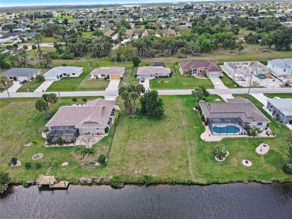 82 MARK TWAIN LANE , ROTONDA WEST, FL 33947