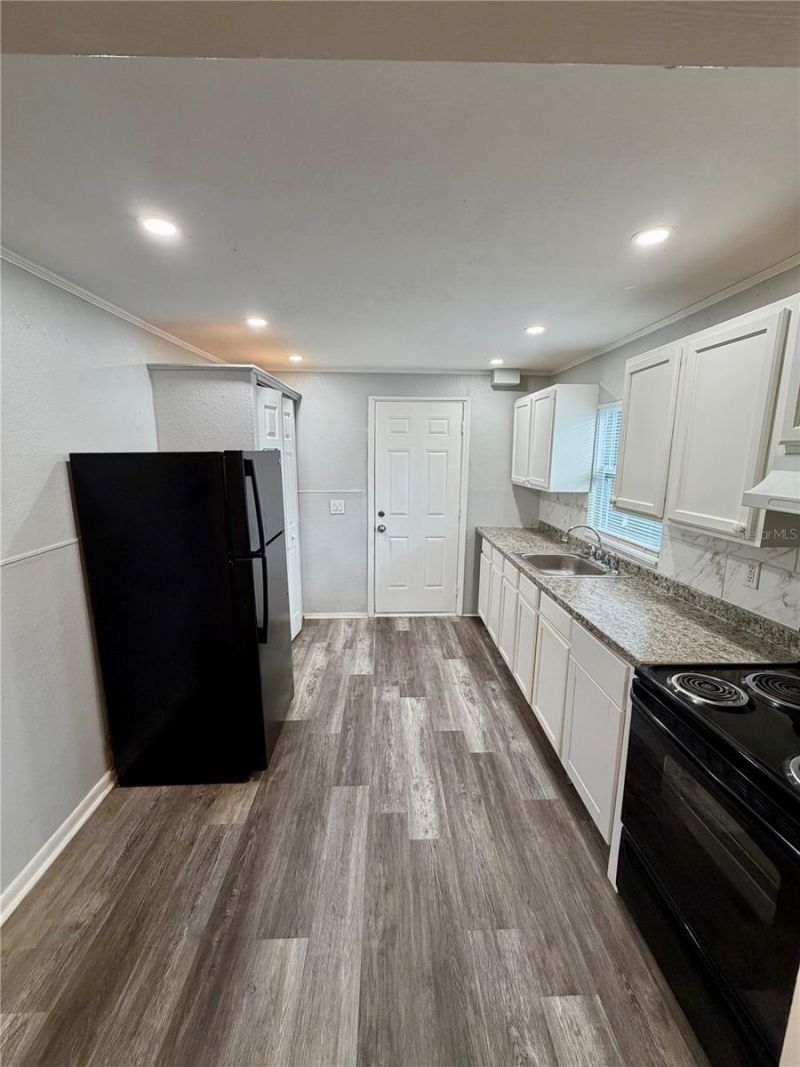 908 Beverly Avenue , Unit F, Largo, FL 33770 Photo