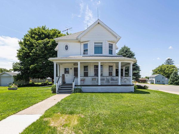 2015 Percival Street, Hazel Green, WI 53811