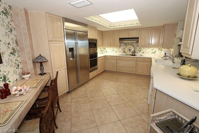 60 Seagate Dr , Unit 604, Naples, FL 34103 Photo