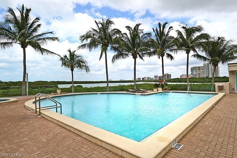 60 Seagate Dr , Unit 604, Naples, FL 34103 Photo