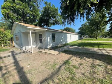2155 New York Avenue, Fort Worth, TX 76104