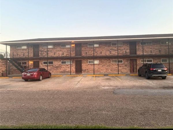 600 WESTWOOD Drive , Marrero, LA 70072