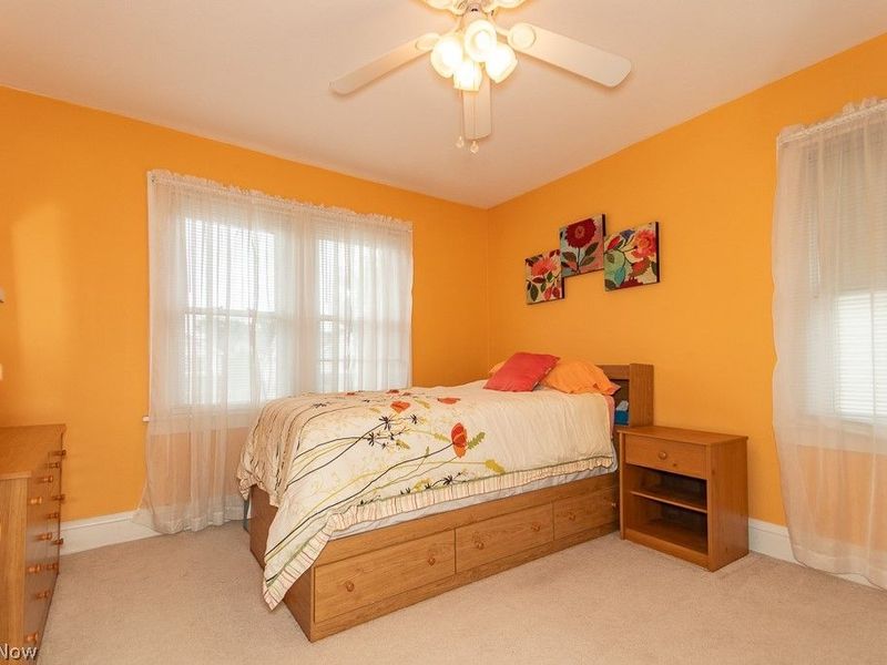 9815 Parkview Avenue, Garfield Heights, OH 44125 Photo 14