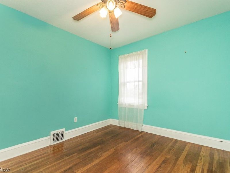 9815 Parkview Avenue, Garfield Heights, OH 44125 Photo 17