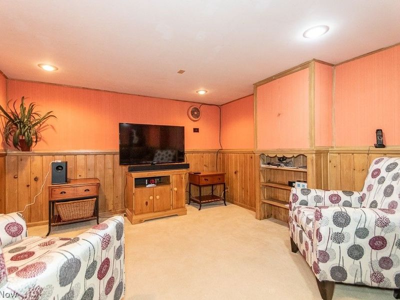 9815 Parkview Avenue, Garfield Heights, OH 44125 Photo 21