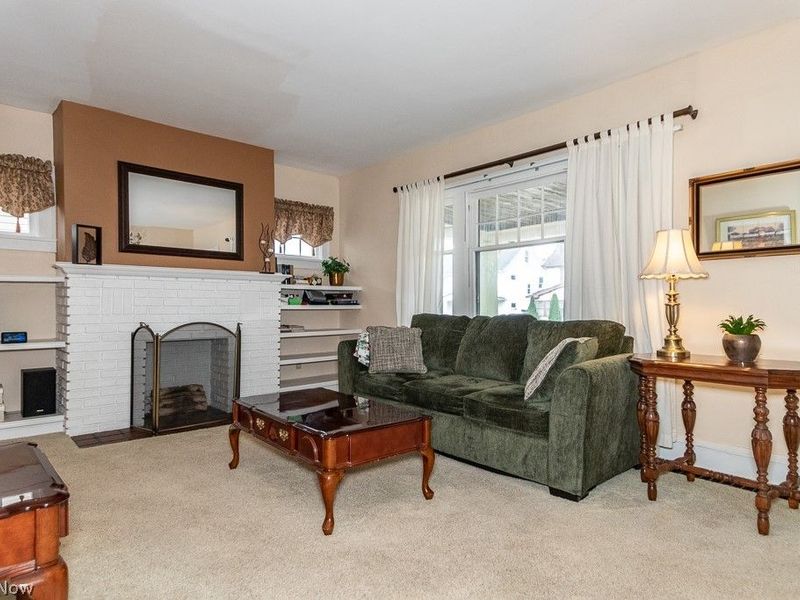 9815 Parkview Avenue, Garfield Heights, OH 44125 Photo 3